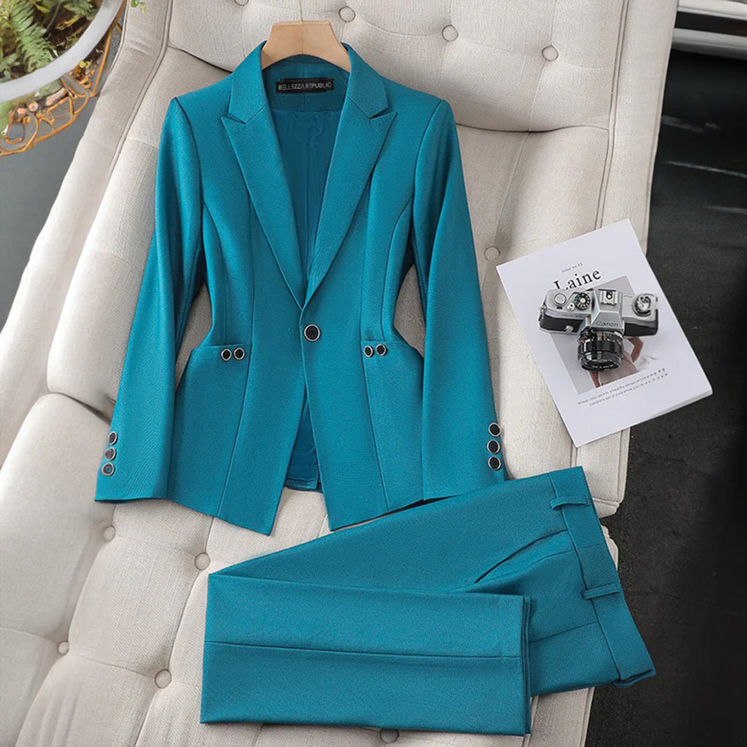 Elegant blazer and trouser set